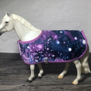 Modell Pferdedecke Lila Galaxy ~ Traditionell oder Klassisch