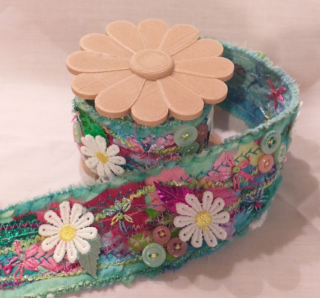 Decorative Daisy/button Bobbin - Etsy
