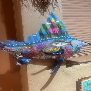Handgeschilderde zeilvissculptuur – Uniek gerestaureerde metalen muurkunst – Coastal Marine Decor van Funky Fish Art