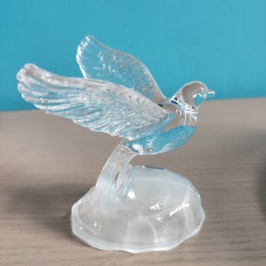 A breath of peace: Magnificent Arques crystal dove for your interior