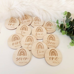 Lot de 12 cartes d'étape pour bébé, cartes d'étape arc-en-ciel pour bébé, disques en bois pour accessoire de photo d'étape de bébé, cadeau pour future maman