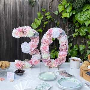 Numeri di fiori personalizzati per decorazioni per la festa del 30° compleanno, autoportanti, vari colori