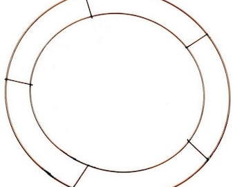Pode incluir: Uma estrutura de grinalda oval em metal cor de cobre. A estrutura consiste em dois anéis concêntricos ligados por pequenos conectores metálicos. Ideal para criar grinaldas decorativas, para trabalhos manuais.