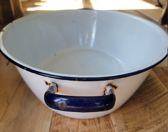 Extra Large Oval Enamel Washtub with Handles Whit… - image 2