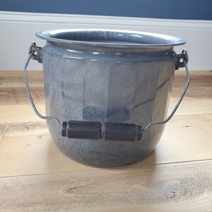 Vintage Blue/Gray Graniteware Enamel Chamber Pot
