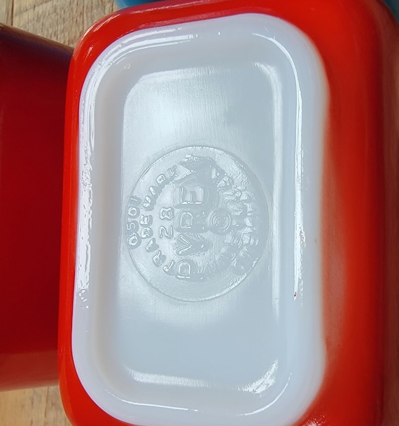 Vintage Pyrex Refrigerator Dish Set- 4 Piece Set With Glass Lids