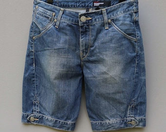 Shorts Levi's Engineered, tamanho M, usados.