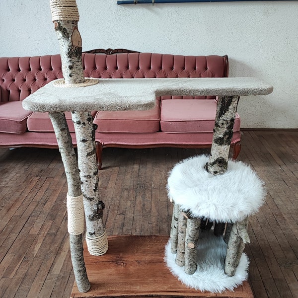 Arbre à chat réglable en bois - Base en chêne, finition à l'huile de bois de tung - Hauteur personnalisée - Tige en bouleau - Griffage en sisal - Fabriqué en Slovénie