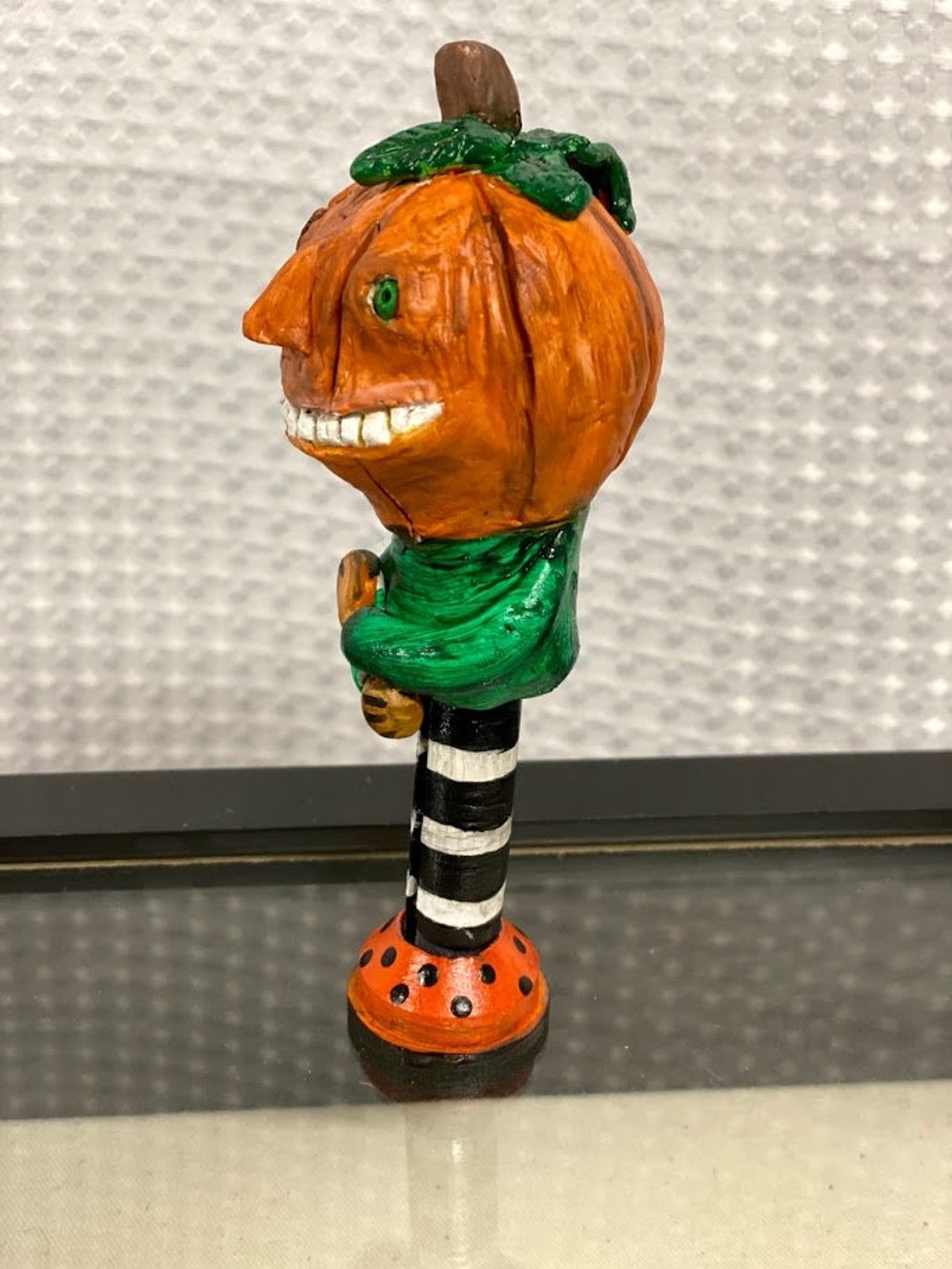 OOAK hecho a mano cabeza de calabaza extraña figura popular Etsy