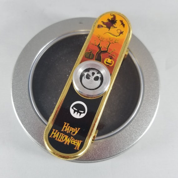 skateboard fidget spinner