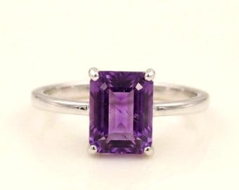 Amethyst Solitärring im Smaragdschliff, Minimalistischer Kristallring, Sterling Silber Edelsteinring, Modernes Minimalist Schmuck Geschenk
