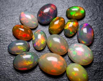 Lote de cabujones de ópalo etíope natural / Gemas sueltas ovaladas de múltiples colores, tamaño MM / Lote de ópalo Welo al por mayor para la fabricación de joyas, lote de 14 piezas