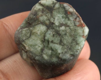 Natural Green Emerald Raw Rough Gemstone, 156 Ct