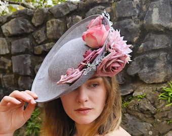 Sombrero Royal Ascot, sombrero de boda gris y rosa para mujer, sombrero de iglesia gris, sombrero de invitada de boda, tocado para el Kentucky Derby, sombrero para ocasiones especiales en Dubái.