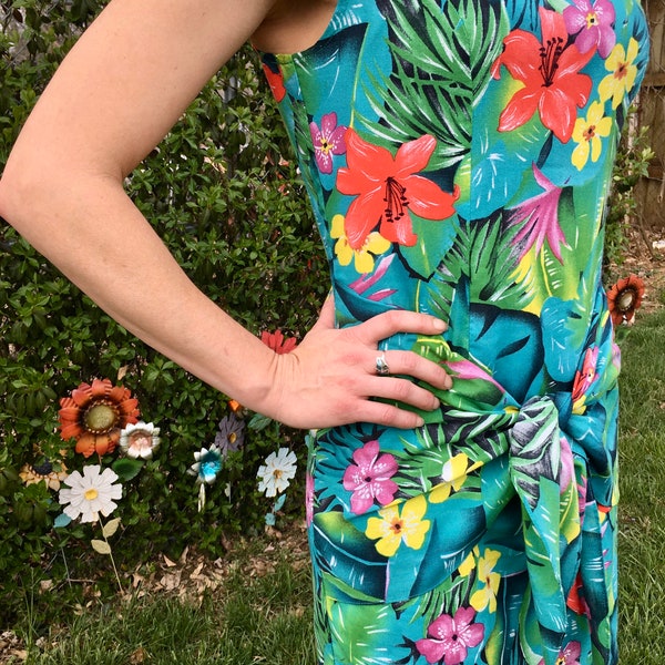 Lush Tropical Dress with Wrap Tie• Sleeveless• Above the Knee• Tummy Concealing Wrap• Sleeveless• Size Small/Medium