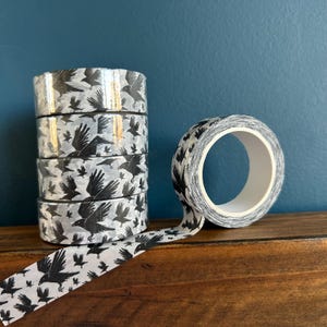 NASTRO WASHI CORVO carta da cancelleria artigianale illustrata scozzese Catherine Redgate bullet journal divertente uccello nero corvo dark accademia corvide gotico