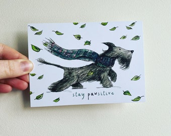 Postal de perro escocés Catherine Redgate divertida linda ilustración carta correo escribir positividad feliz tarjeta pawsitive juego de palabras divertido hoja otoño