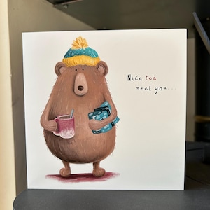 Belle illustration de carte de thé à la rencontre de vos ours illustrée carte de voeux vierge Catherine Redgate jeu de mots amusant boisson amateur de thé tasse tasse drôle mignon ours