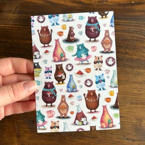 TEA BEARS Postkarte Catherine Redgate Positivität Illustration Brief Mail Post positiv schrullig gemütlich Kunst Kaffee Getränk Winter glücklich Spaß Teekanne