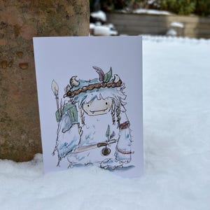 TRAVELLING YETI carte postale Catherine Redgate illustration lettre courrier post positif original art confortable bord de l'eau personnage voyage neige hiver