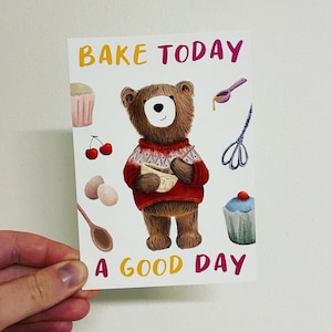Carte postale OURS DE CUISSON Catherine Redgate drôle illustration mignonne lettre courrier poste écrire positivité heureux carte cuisinier chef jeu de mots boulanger gâteau cuire au four