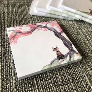 Blocco note CHERRY FOX, blocco note Catherine Redgate, cancelleria, blocco note, organizer da scrivania, ufficio, simpatico animaletto, sakura, albero rosa