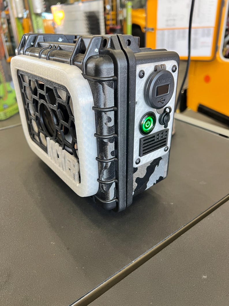 Custom Bluetooth Speaker Kicker KS 4x6 Apache 1800 Case Lipo Battery 3D ...
