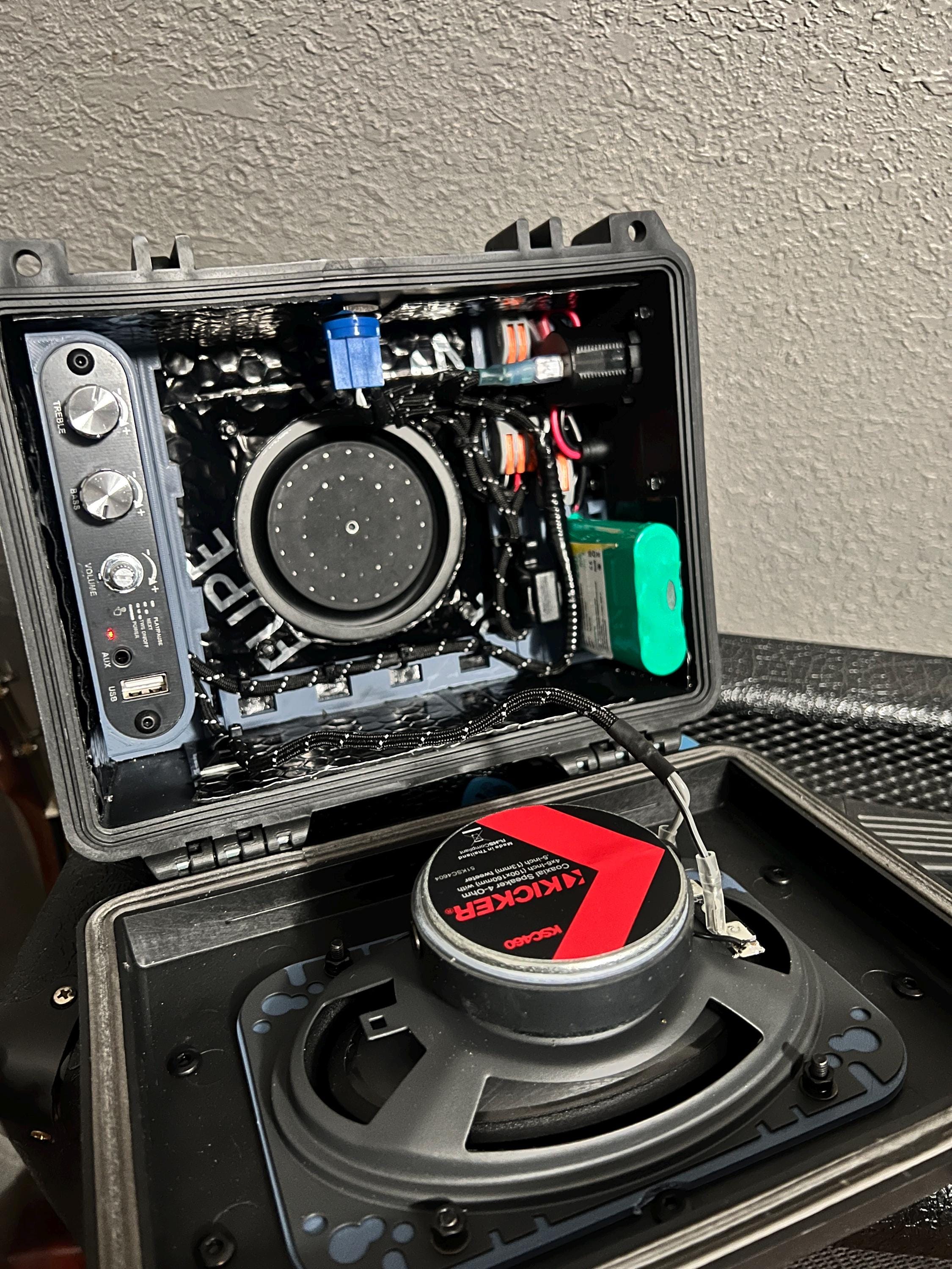 Custom Bluetooth Speaker Kicker KS 4x6 Apache 1800 Case Lipo Battery 3D ...