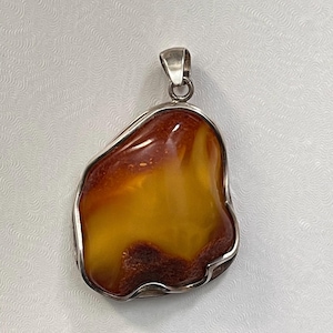 Stunning Vintage Amber Pendant