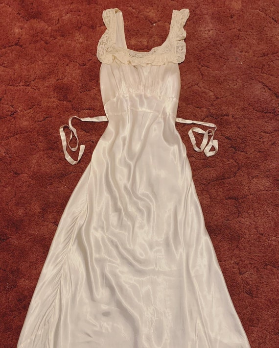 Vintage 1930s 1940s White Satin & Lace Nightgown S