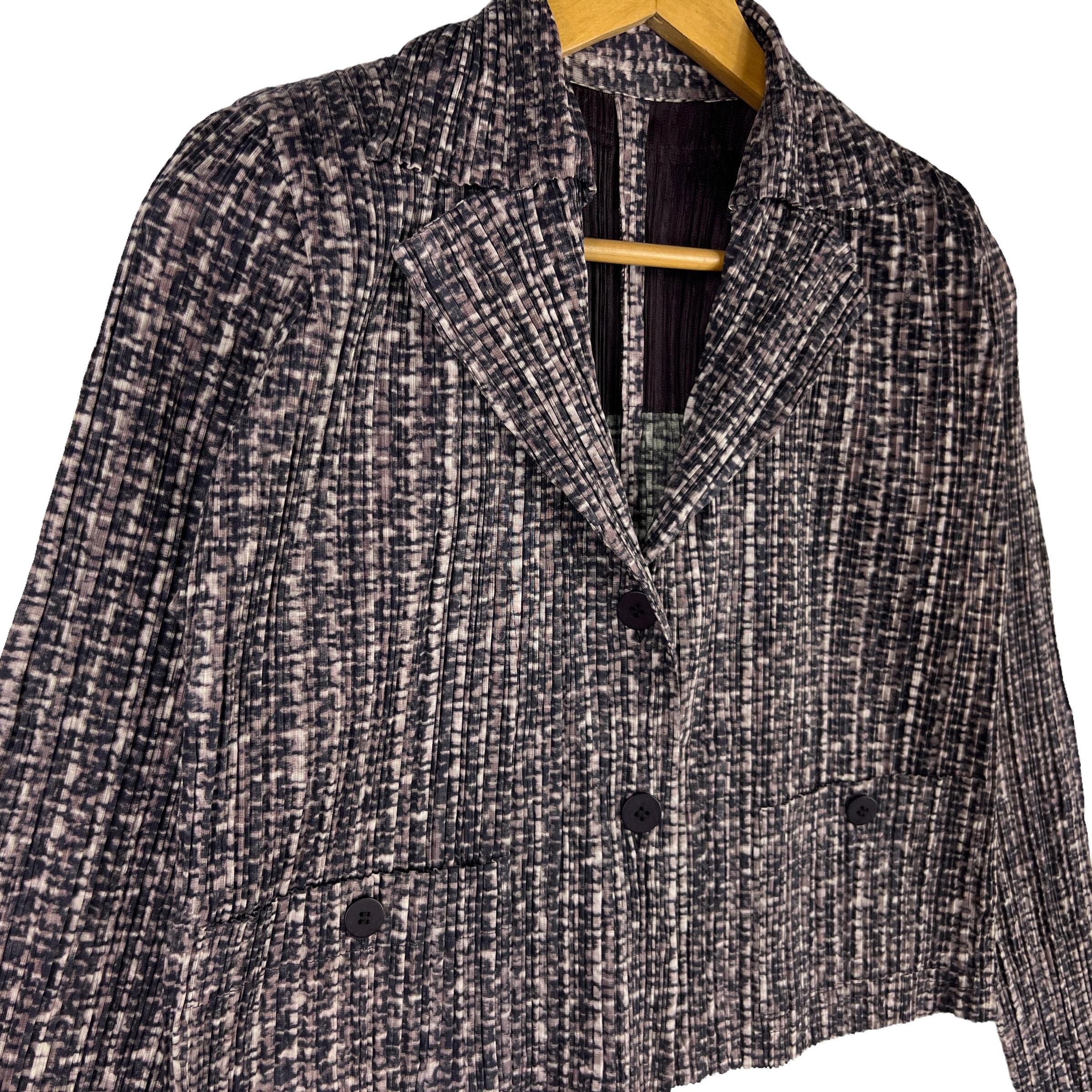 ISSEY MIYAKE Pleats Please Jacket Crop Pleated Elegant ISSEY MIYAKE Pleats Please Jacket Crop Pleated Elegant
