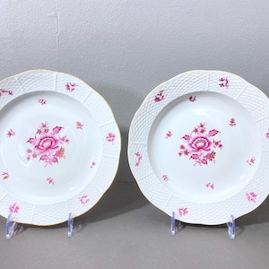 pair of Herend &quot;Nanking Bouquet Purple&quot; Osier deep plates,10.5 inches, #525 NBP,  24k gold trim, nice condition