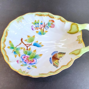 6 1/4'' Herend "Queen Victoria" shell dish,, #385 VBO, mint, best gift, stunning holiday table decor