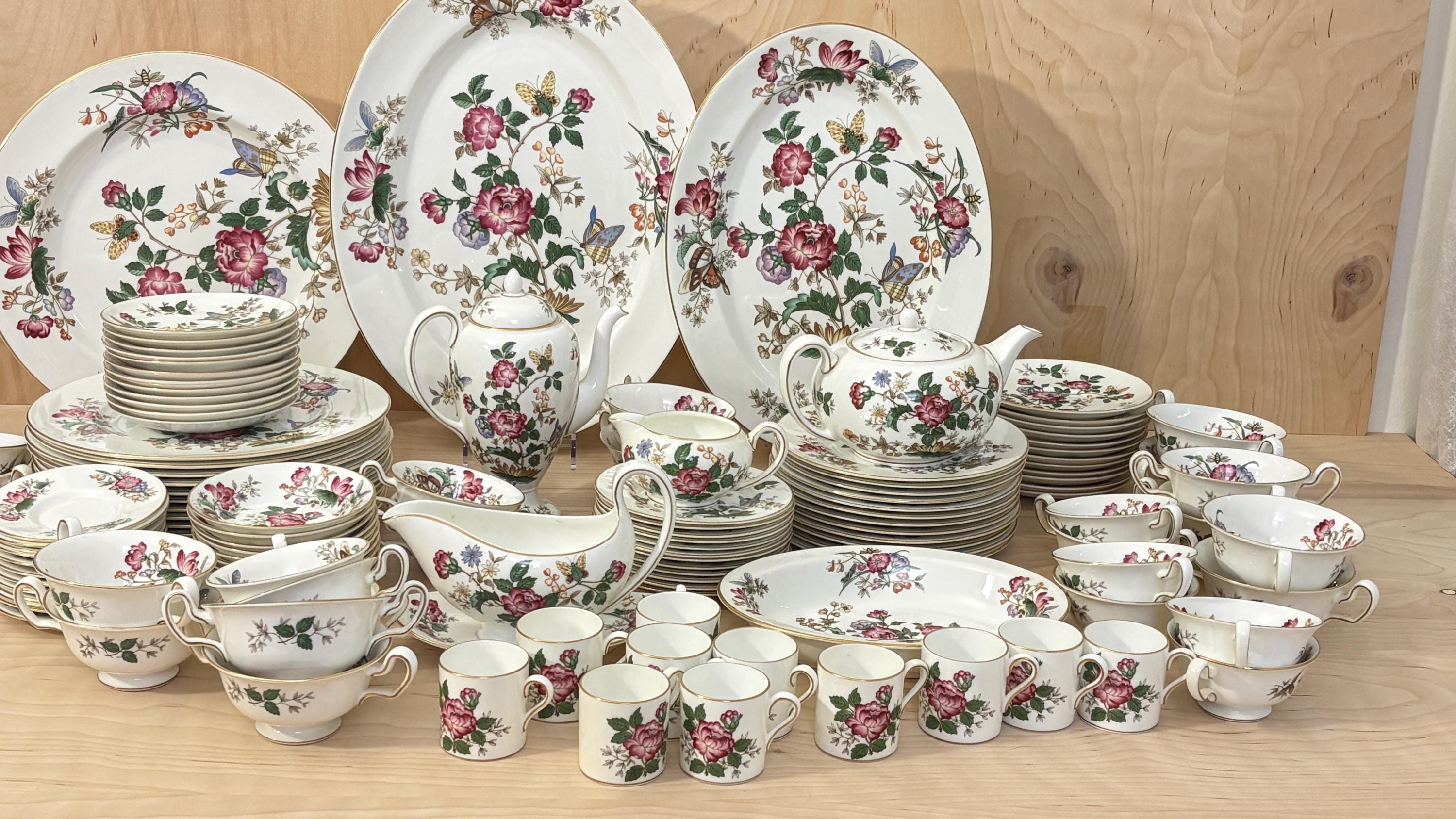 Wedgwood runnymede dishes - Etsy 日本