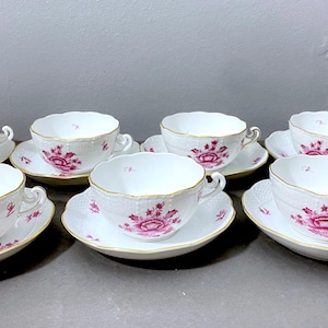 7 sets of Herend "Nanking Bouquet Purple" Teacup w/ saucer, 10.5 inches, #702 NBP,  scalloped edge and 24k gold trim, nice condition