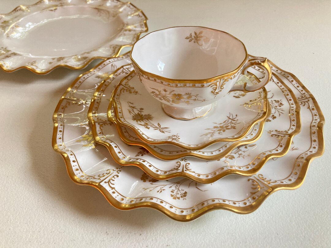 Serve 12 Royal Crown Derby royal St. James Bone China Dinner Service,12
