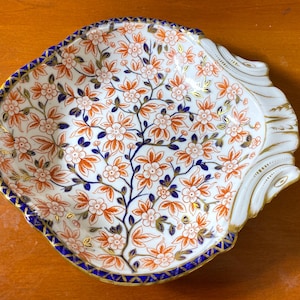 Royal Crown Derby Imari Shell Dish: Antique Gold Accent Plate