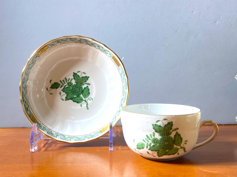 Herend Chinese Bouquet Tea Cup and Saucer - Thumbnail 4