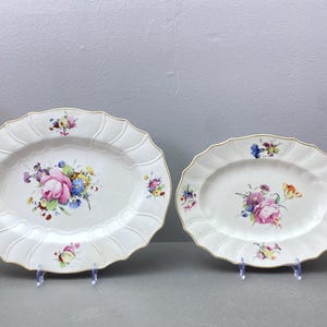 C.1763-1800 Hague (Den Haag) Porcelain serving plates, 2 pieces