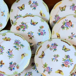 Herend Hungary &quot;Queen Victoria&quot; dessert plates (519 VB0), 8.25&#39;&#39; D inches (21cm), set of 12, mint, gorgeous