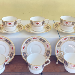 set of 6 Royal Crown Derby &quot;Derby Border&quot; bone china coffee/teacups w/ saucers. superb! like new condition!