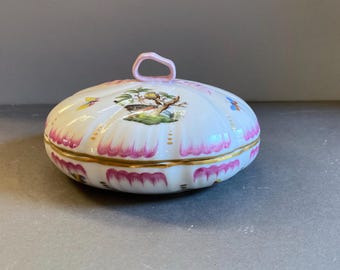 ヘレンド クイーンビクトリア シェル皿：手描き磁器装飾（6 1/4インチ
