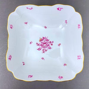 Herend "Nanking Bouquet Purple" squared serving bowl,Osier design, 10.5 inches, #180 NBP,  24k gold trim, elegant, like new condition