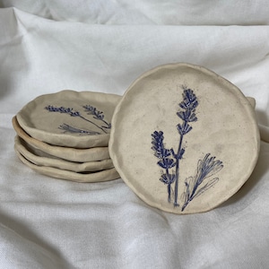 Round lavender dish