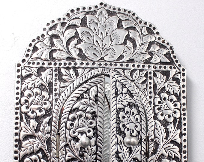 Mirror - Decorative Wall Hanging Art, Unique Home Decor, Modern Wall Decor, Reflective Accent for Living Room & Bedroom