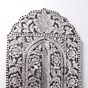 Mirror - Decorative Wall Hanging Art, Unique Home Decor, Modern Wall Decor, Reflective Accent for Living Room & Bedroom
