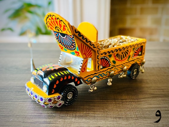 Handpainted Wooden Truck Art: Room Decor