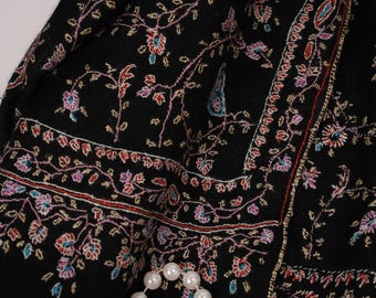 Black Handwoven Authentic Pashmina Shawl with Hand Embroidery