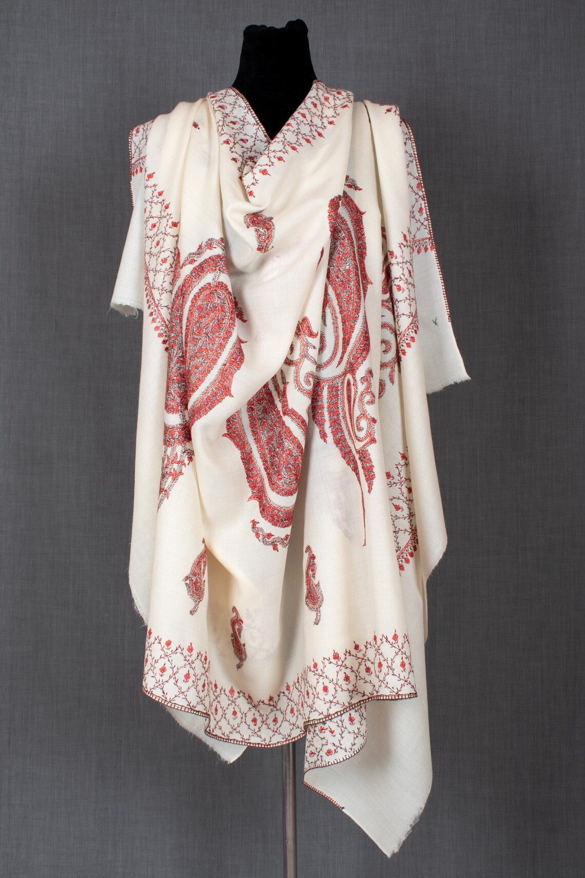 Kashmiri Hand Embroidery Needlework on Fine Wool Shawl No. 21 image 0