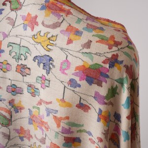 Ivory Kani Pashmina Shawl with Fine Traditional Motifs – Handwoven Art
